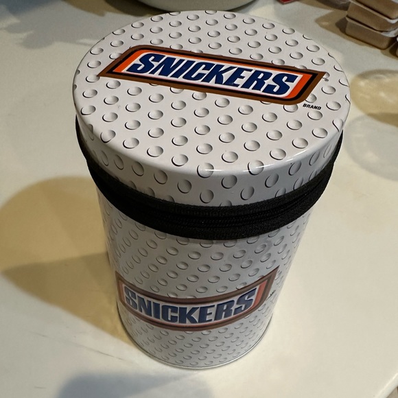 VTG 2004 SNICKERS ZIPPER LID GOLF TIN DECOR STORAGE 6.25”x4” WHITE BROWN ORANGE - Picture 9 of 12